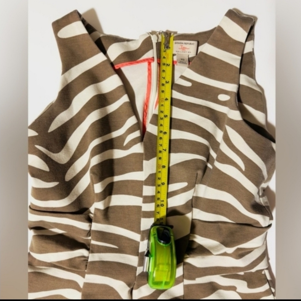 Olive Zebra Printed Ponte Dress from the limited-edition Banana Republic x Issa - Picture 5 of 9